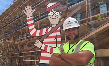 Jason Haney, Waldo karakteri ile çocukları hayata yeniden bağlıyor!